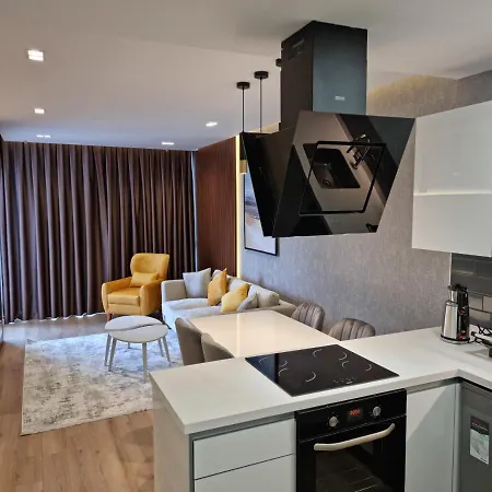 25% Off Prestigious 5-stars, Pool, Sauna, Fitness Apartment Istanbul